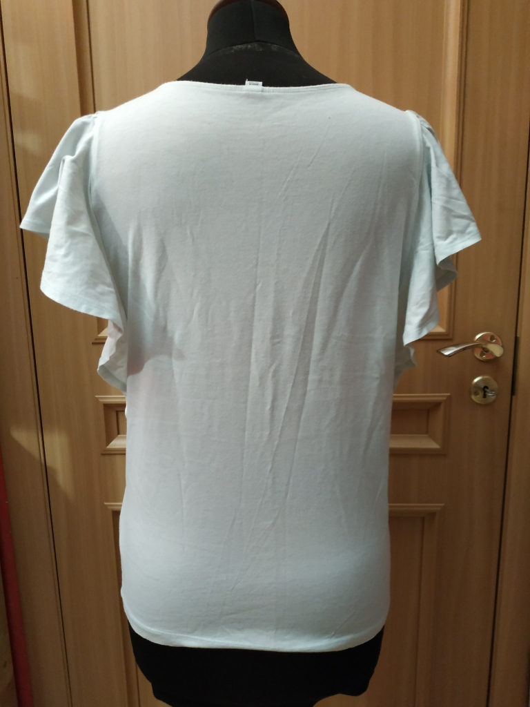 Футболка с воланами мятная Uniqlo 42 р-р в дар (Новосибирск). Дарудар