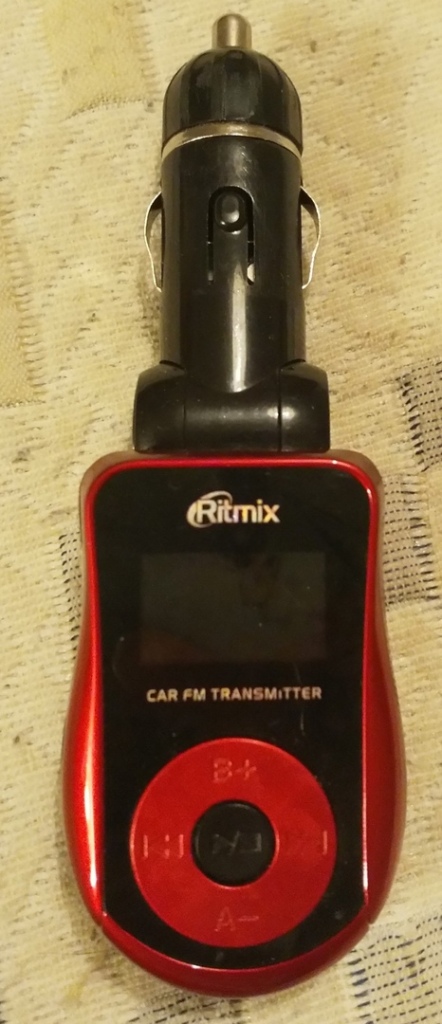 Fm трансмиттер ritmix fmt. ФМ модулятор Ритмикс. Ritmix fmt-a765. Ritmix автомобильный трансмиттер fmt a765. Трансмиттер Ритмикс 720.
