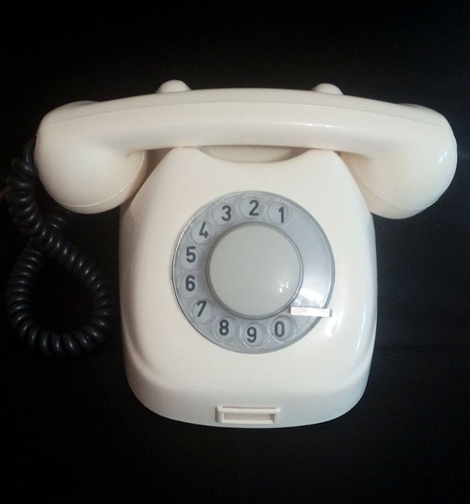 Телефон сс. Телефонный аппарат Aster 72. RWT телефонный аппарат стационарный. Телефонный аппарат Aster 70. Польский телефонный аппарат RWT.