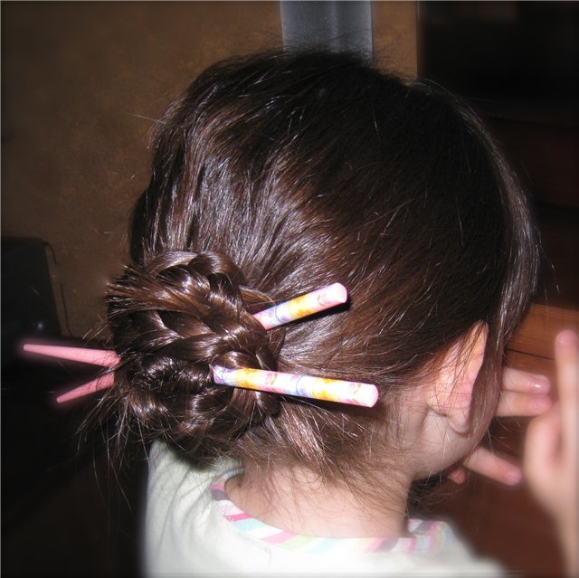 Как сделать японскую прическу с палочками с короткими волосами