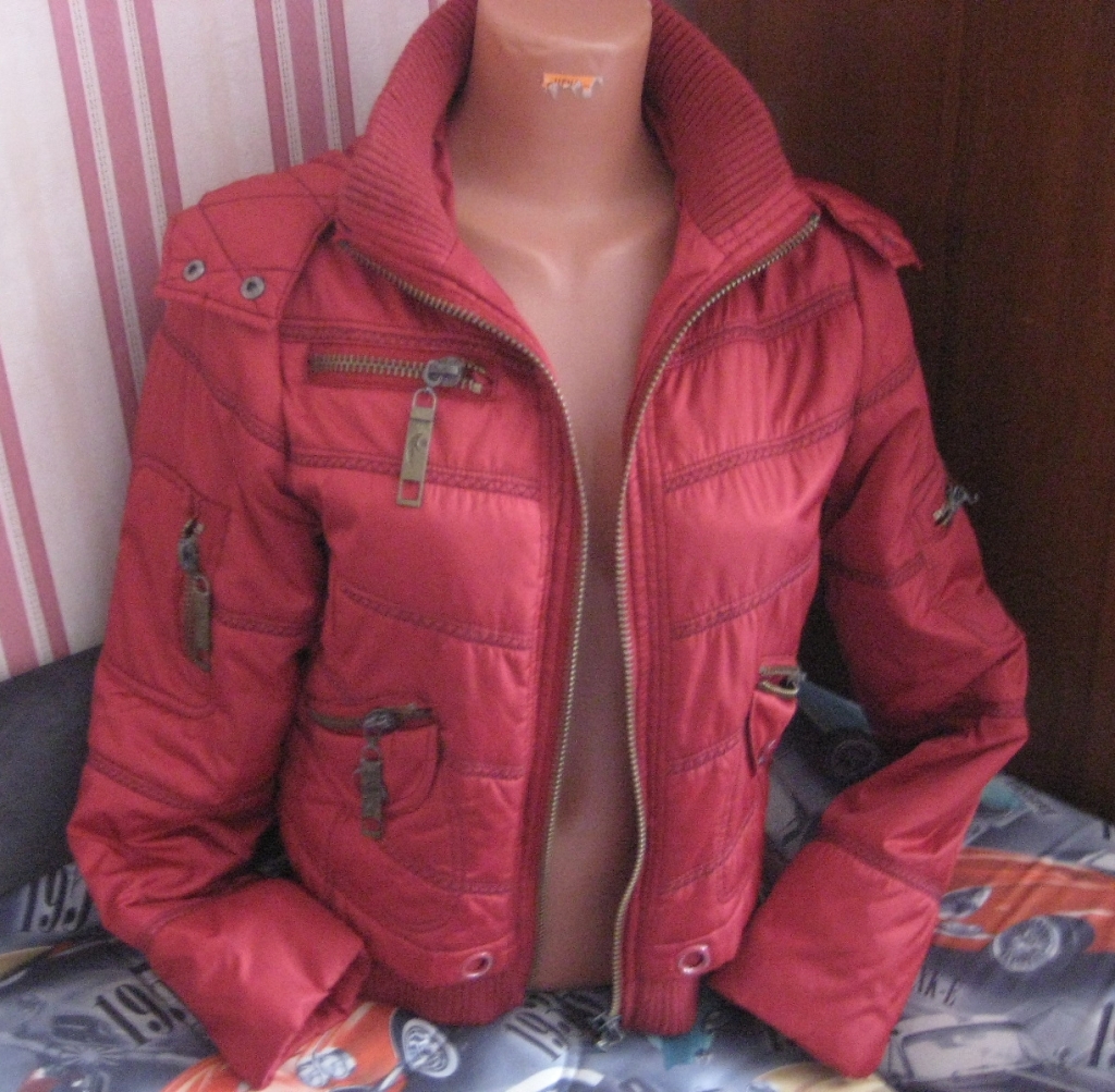 Авито куртка короткая. Куртка рабочая красная. Авито куртка женская.