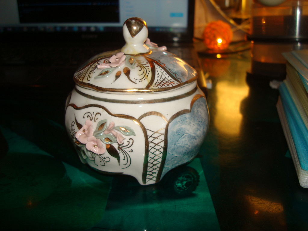 Разбитая сахарница. Разбитая сахарница. Разбитая сахарница. Разбитая сахарница. Разбитая сахарница.