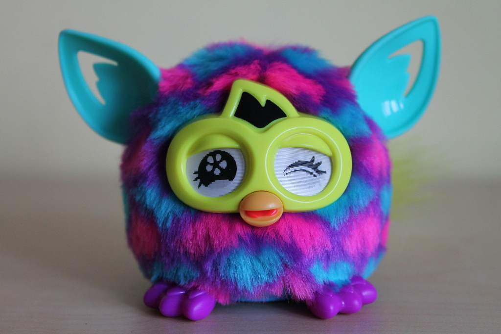Furby 1990. Ферби 2 поколение. Ферби 2005. Язык фербиш. Как сделать ферби добрым.