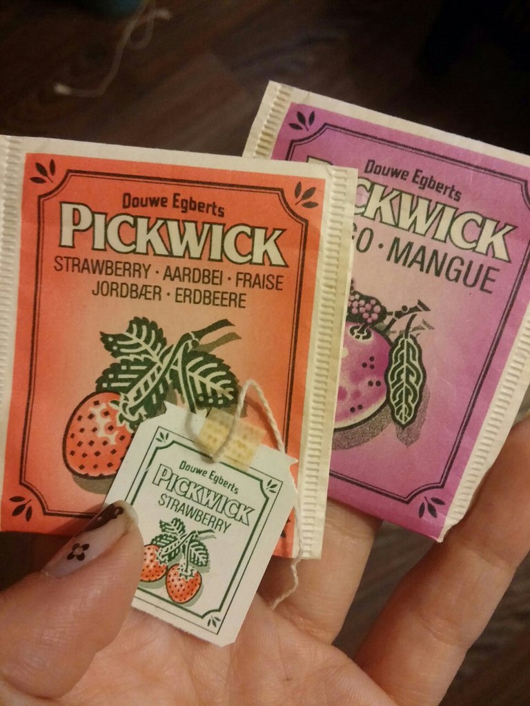 Чай пиквик 90 х. Чай Пиквик. Чай Pickwick 90 е. Чай в пакетиках в 90 годах. Чай из 90 Пиквик.