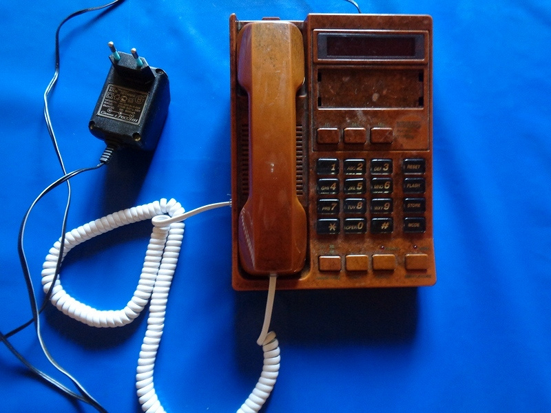Аон стационарный. Престиж АОН телефонный аппарат. Телефонный аппарат Комтел-736 АОН. Телефонный аппарат Интел с АОН. Phone Master 1992 телефон с АОН.