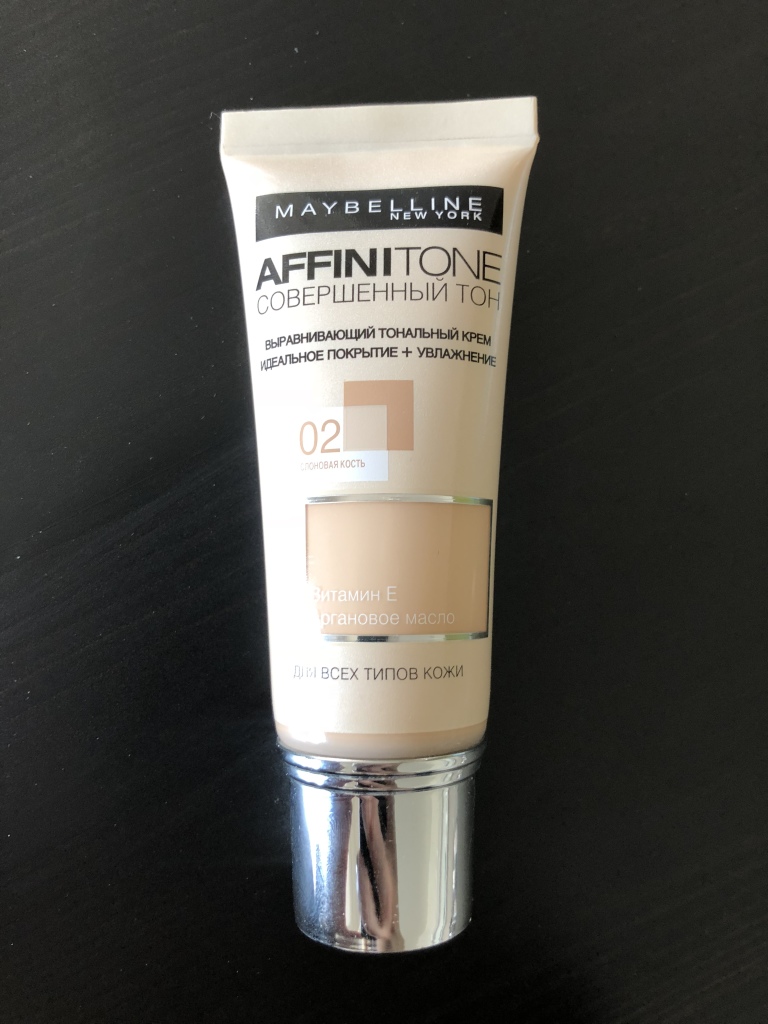 Тональный крем слоновой кости. Maybelline Affinitone 02. Тональный крем мейбелин Аффинитон оттенки. Мейбелин тональный крем Affinitone 02. Maybelline Affinitone тональный крем слоновая кость.