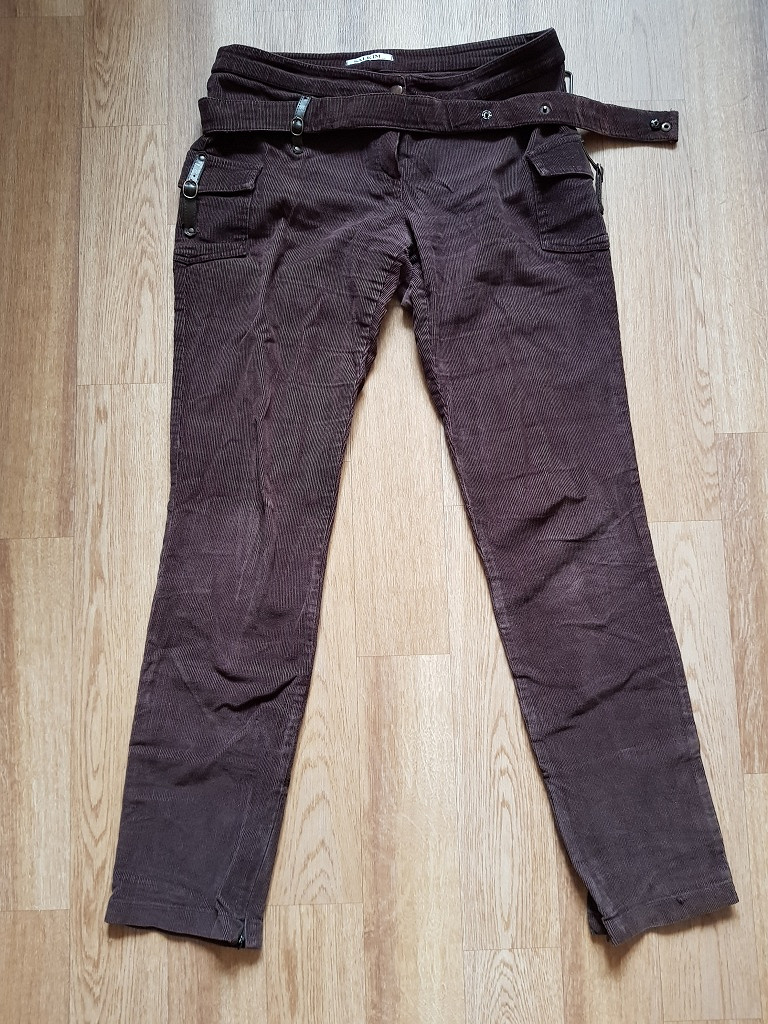 Мелкий вельвет брюки. Вельветовые штаны мужские бананы. Мелкий вельвет брюки. Брюки вельветовые женские ostin. Вельветовые брюки женские.