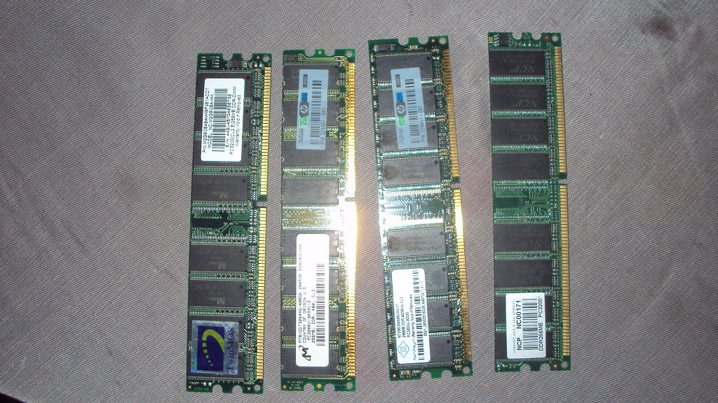 Память DDR 256 Mb в дар (Ломоносов, Санкт-Петербург, Петродворец). Дарудар