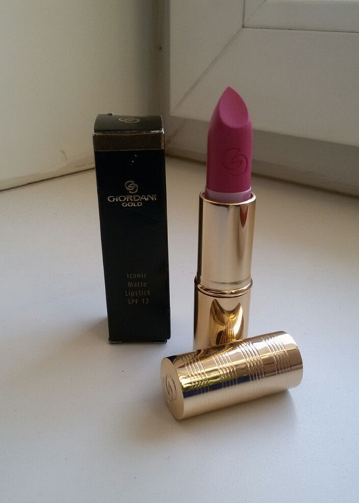 Сатиновая губная помада giordani gold iconic. Матовая губная помада Giordani Gold 36802. Губная помада Джордани Голд Иконик Орифлейм матовая 36802. Помада Джордани Орифлейм. Помада Орифлэйм Джордани Голд.