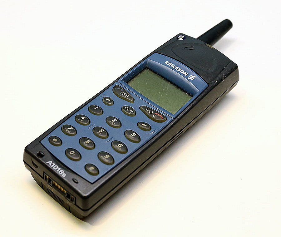 Фото телефона эриксон. Сотовый телефон Ericsson a1018s. Sony Ericsson 1018. Сотовый Эриксон 1018. Sony Ericsson a3618.
