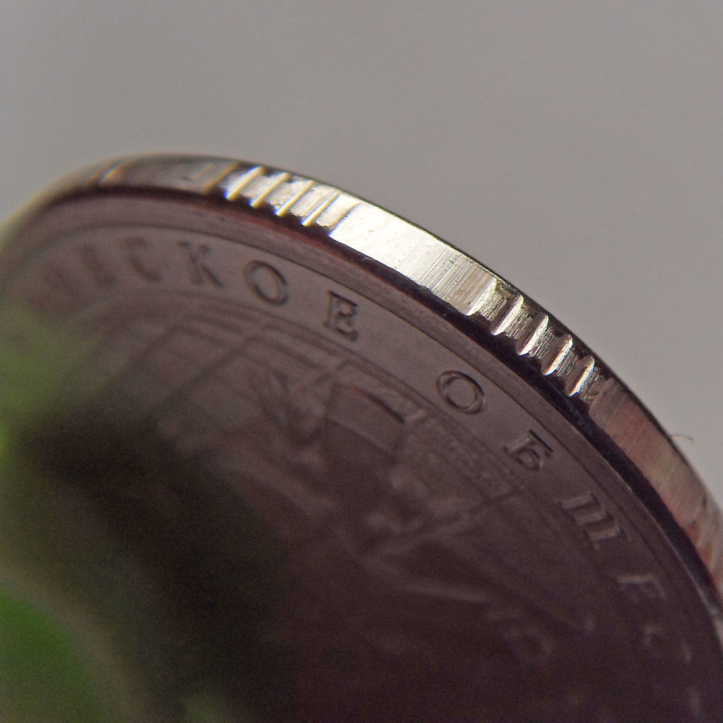 Рубль 1935. Гладкий гурт монеты что это такое. Ребро монеты. Гурт монеты. 25 рублей гурт.