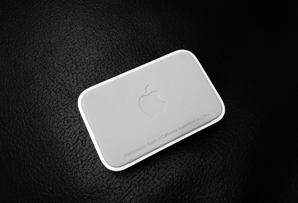 Подставка-зарядка от четвёртого айфона в дар (Москва). Дарудар