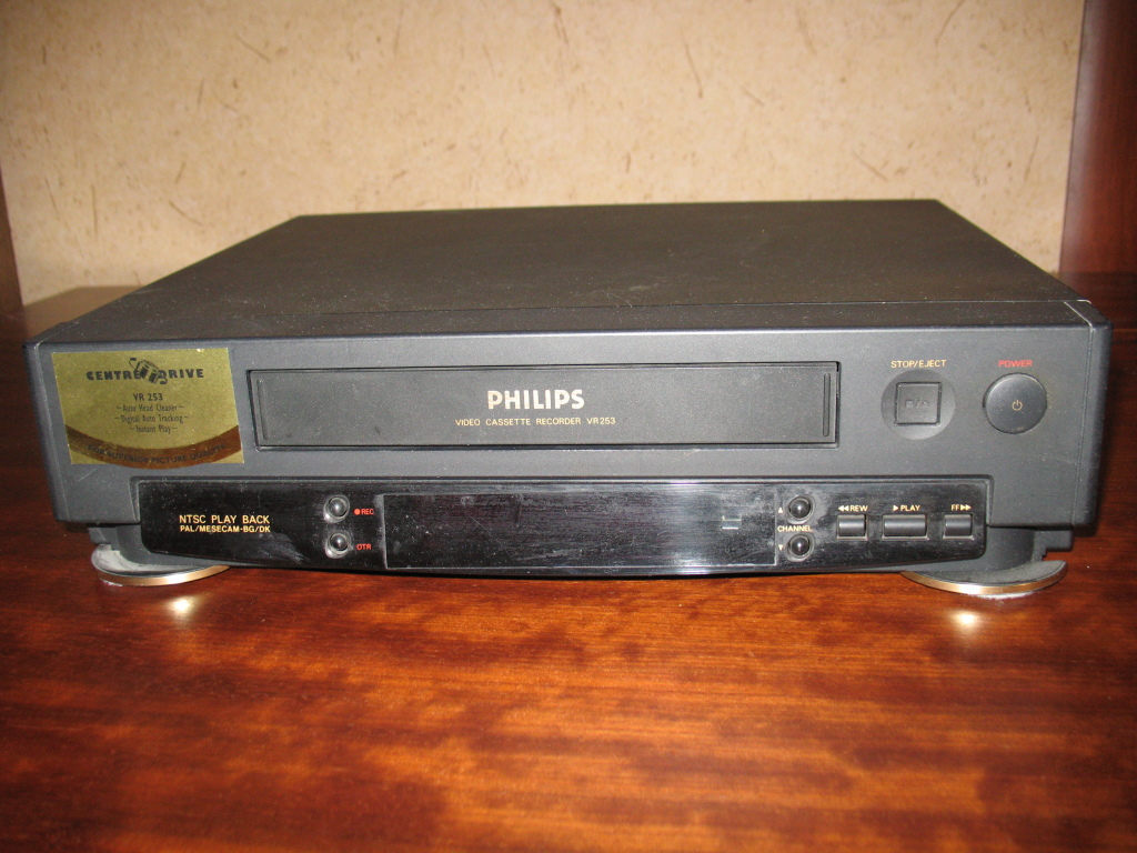 Philips vr. Видеомагнитофон Philips VR 253. Видеомагнитофон Philips vr253/55. Philips vr401. Филипс 3320 видеомагнитофон.
