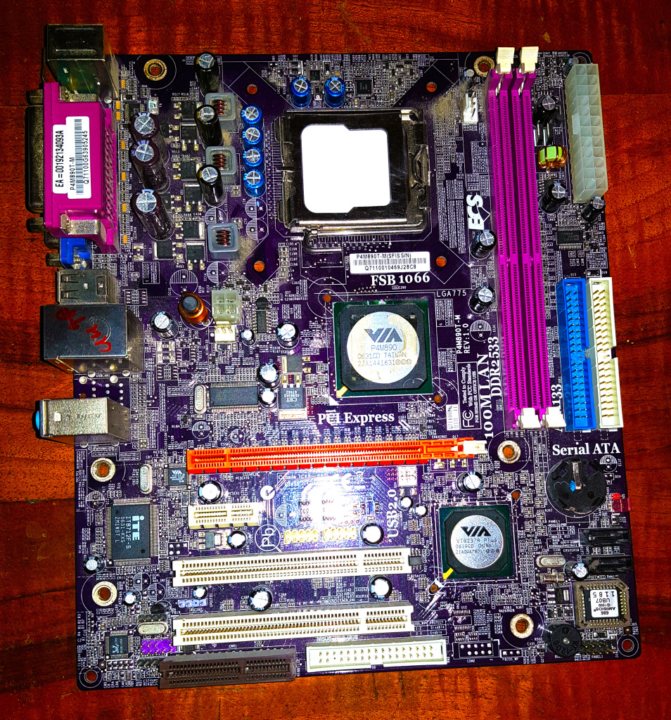 Ecs elitegroup. Материнская плата ecs 775. материнская плата elitegroup p4m900t-m2 lga 775. материнская плата ecs p4m890t. ecs p4m800-m7.