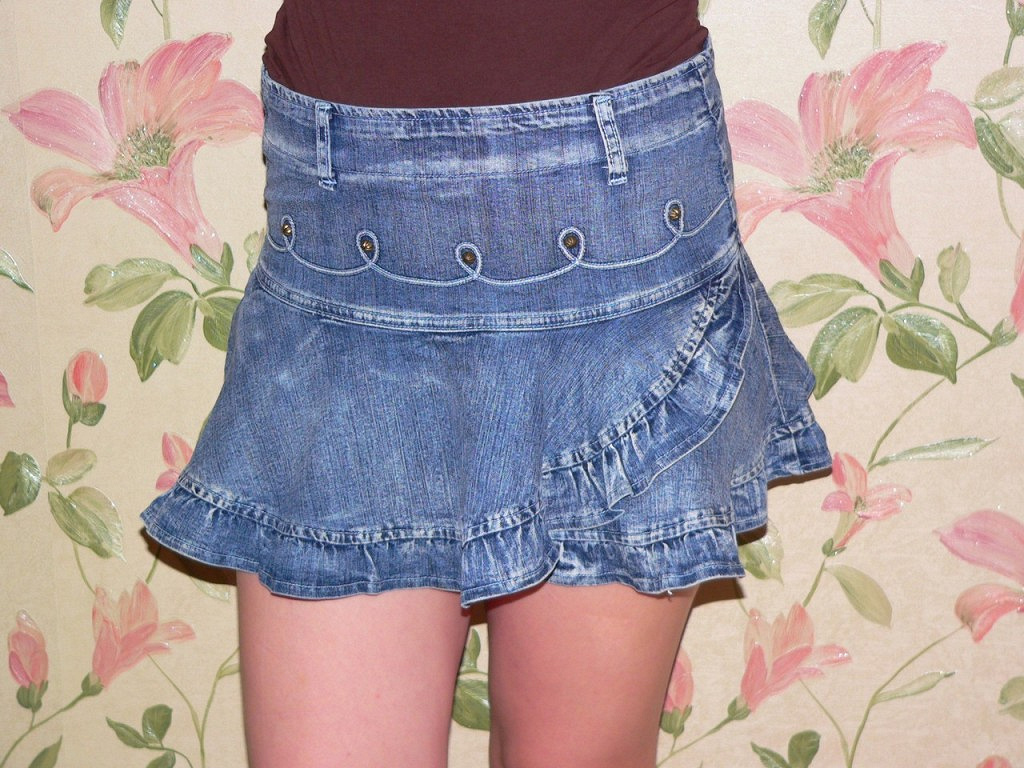 Джинсовая юбка видео. Юбка джинсовая Некст 341. Короткая джинсовая юбка. Джинсовая юбка для девочки. Джинсовая мини юбка.