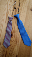 Отдается в дар 2 галстука на маленького джентльмена