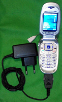 Отдается в дар Кнопочный вынтажЪ (12) Сотовый телефон «Samsung SGH-X450» б/у