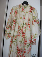 Отдается в дар Роскошный халат-кимоно 48-50 размер