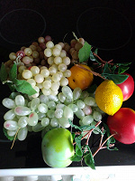 Отдается в дар Пластиковые и резиновые фрукты