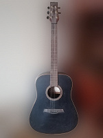 Отдается в дар Фирменная акустическая гитара Martinez