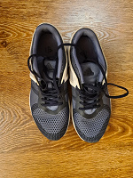 Отдается в дар Кроссовки женские Adidas, размер 36 — 37