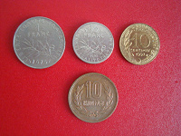 Отдается в дар Монеты Франции, Японии