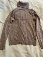 Отдается в дар Тоненький женский свитер