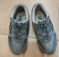 Отдается в дар Детские кроссовки Asics