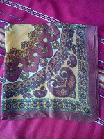 Отдается в дар Раритетный шелковый платок из 80г.