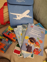 Отдается в дар Досуговые наборы от Аэрофлота и Airlines.