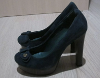 Отдается в дар Зеленые женские туфли