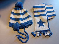 Отдается в дар Комплект шапка+шарф.