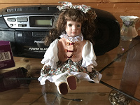Отдается в дар Фарфоровая кукла на реставрацию