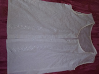 Отдается в дар Белая вышитая блузка без рукавов