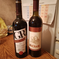 Отдается в дар Вино красное, полусухое