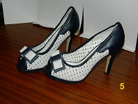 Отдается в дар Обувь женская — сапоги, босоножки, туфли. Размер 37.