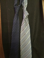 Отдается в дар два галстука