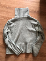 Отдается в дар Голубой свитер 40-42размер