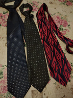 Отдается в дар мужские галстуки