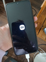 Отдается в дар Смартфон Xiaomi 9 для умелых ручек(работает только от зарядки нестабильно, нужна починка)