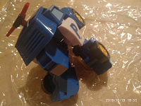 Отдается в дар Трактор трансформер игрушка детская.