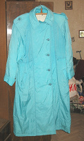 Отдается в дар Пальто женское на синтипоне большого размера.