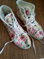 Отдается в дар Женские летние легкие цветные прогулочные туфли.