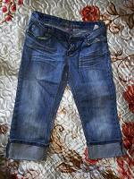 Отдается в дар капри джинсовые 46-48 р