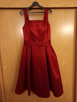 Отдается в дар Бордовое коктейльное платье