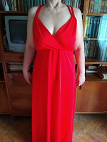 Отдается в дар Платье ярко-красное до пола.
