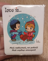 Отдается в дар Магнитик «Love is...»