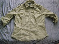 Отдается в дар Рубашка женская р-р 50-52, зелёненькая!
