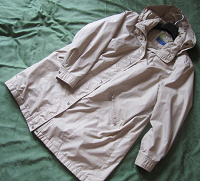 Отдается в дар Женская удлиненная куртка, бежевая, размер 52-54