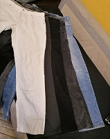 Отдается в дар Брюки, джинсы мужские. Размеры разные.